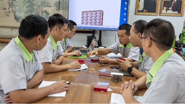 注塑模具廠鉗工自學設計難嗎？